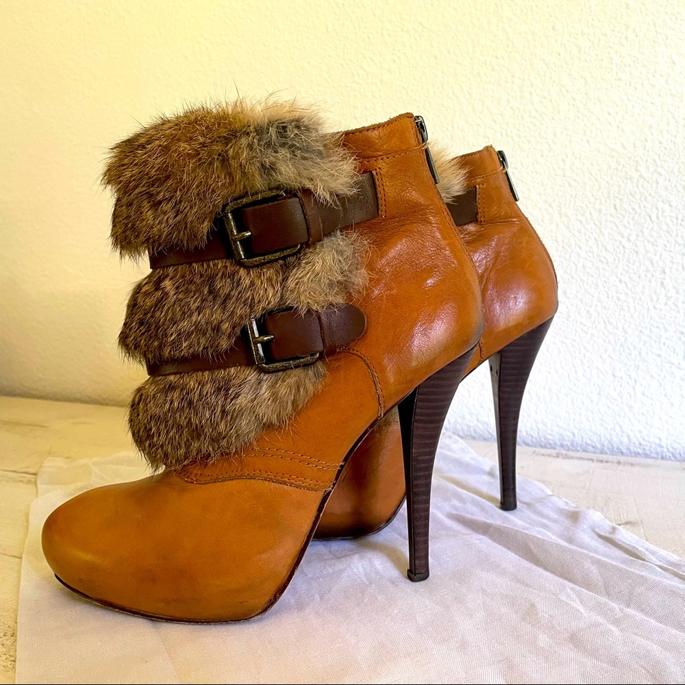 Size9 Dolce Vita fur booties